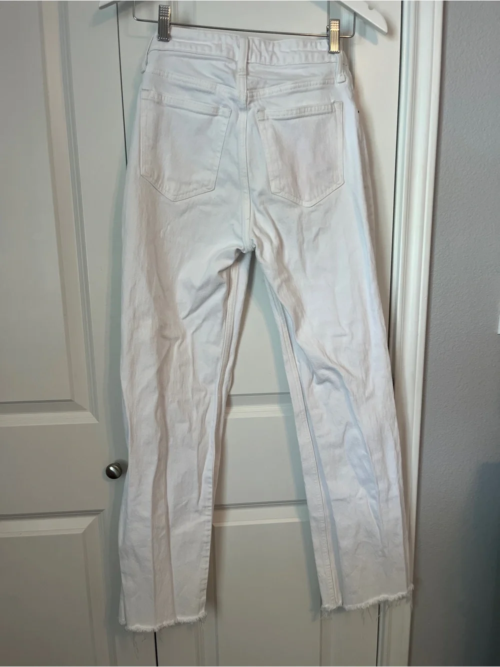 Abercrombie & Fitch White High-Rise Relaxed Jeans